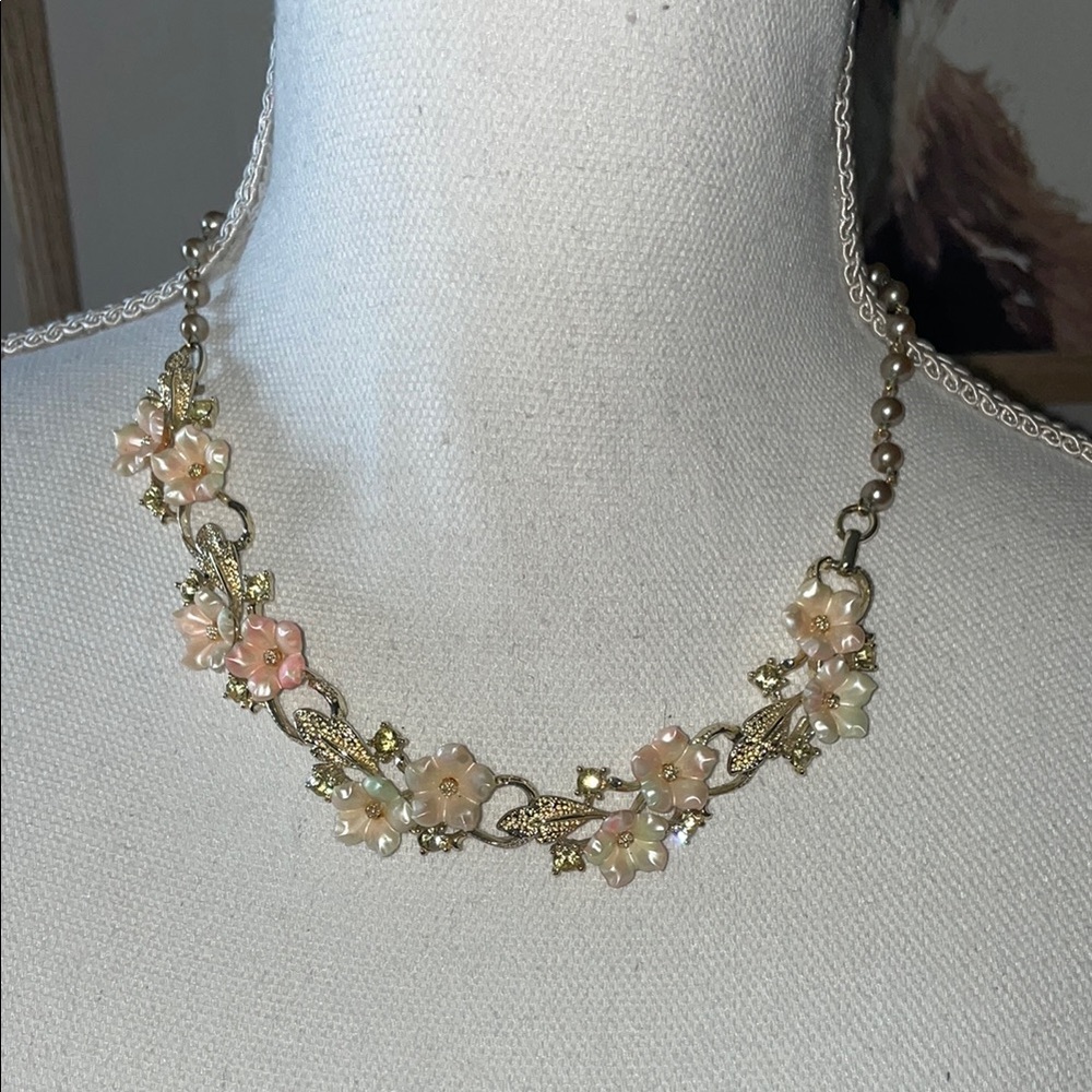 1950’s Gold and Pink Floral Necklace 17”